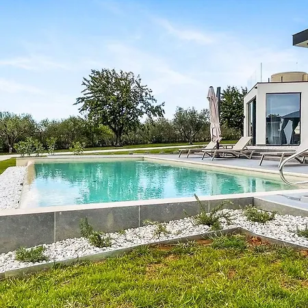 Nura Villa Kaštelir